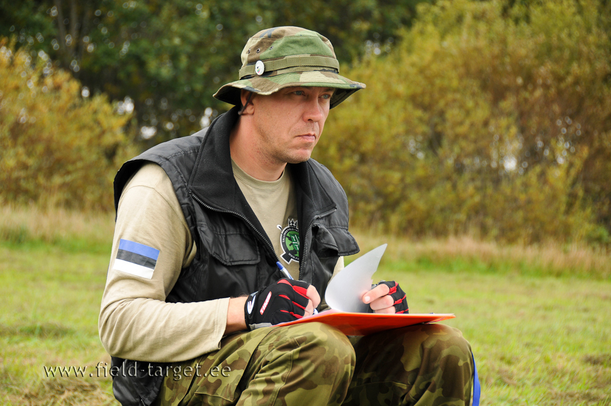 Meelis punkte märkimas